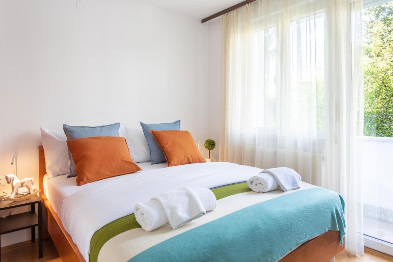 2Bdr Apartment With Balcony Near Maksimir Zagreb Exterior foto